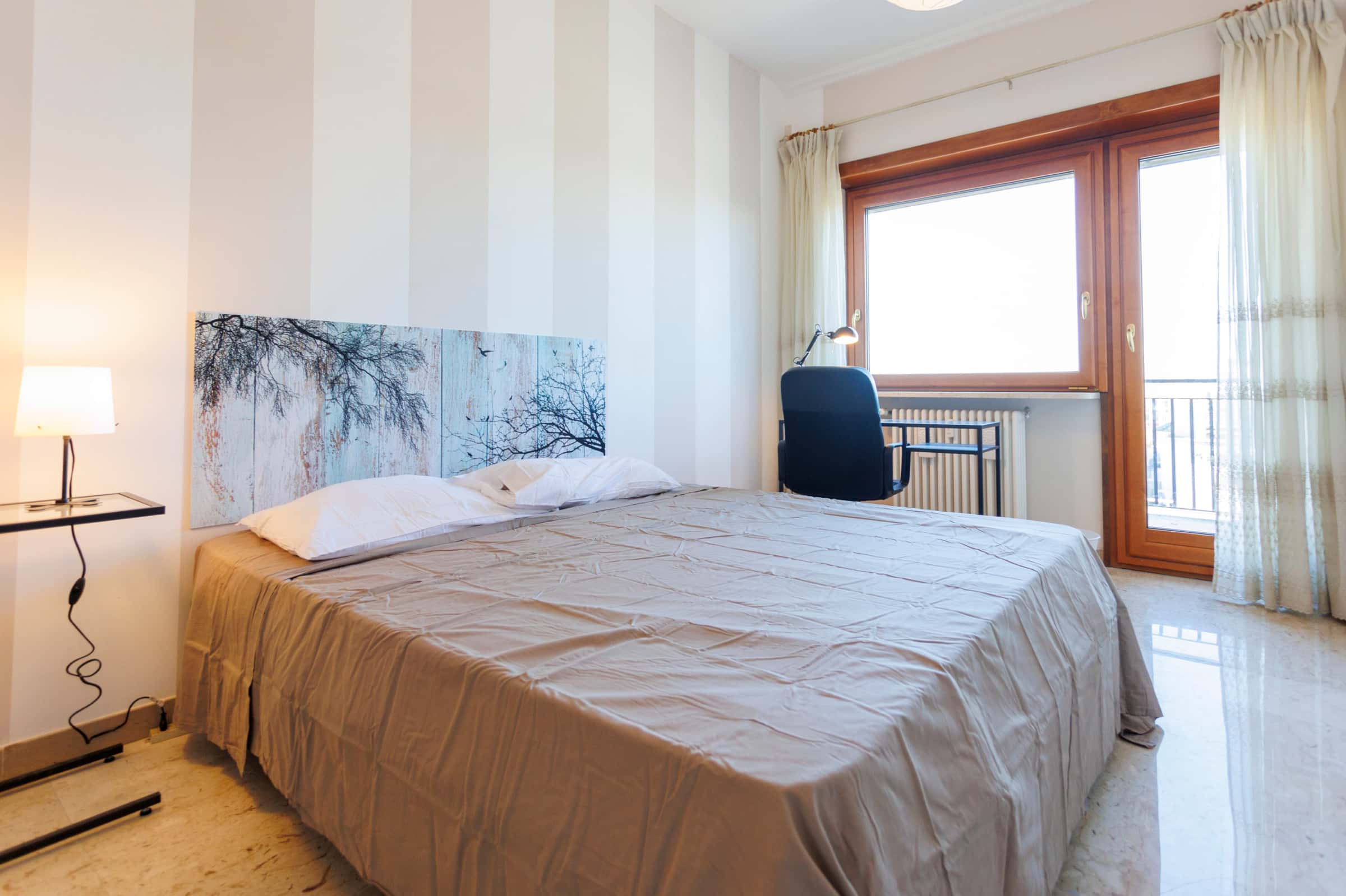 Stanza 10 in via Padre Semerio, Roma (vista Castelli Romani)