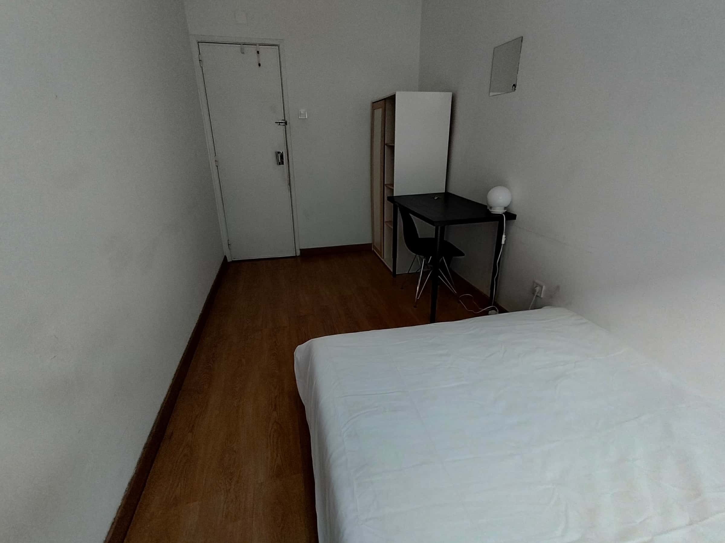 Quarto com cama de casal em apartamento com 3 quartos - FLAT Q - Q3