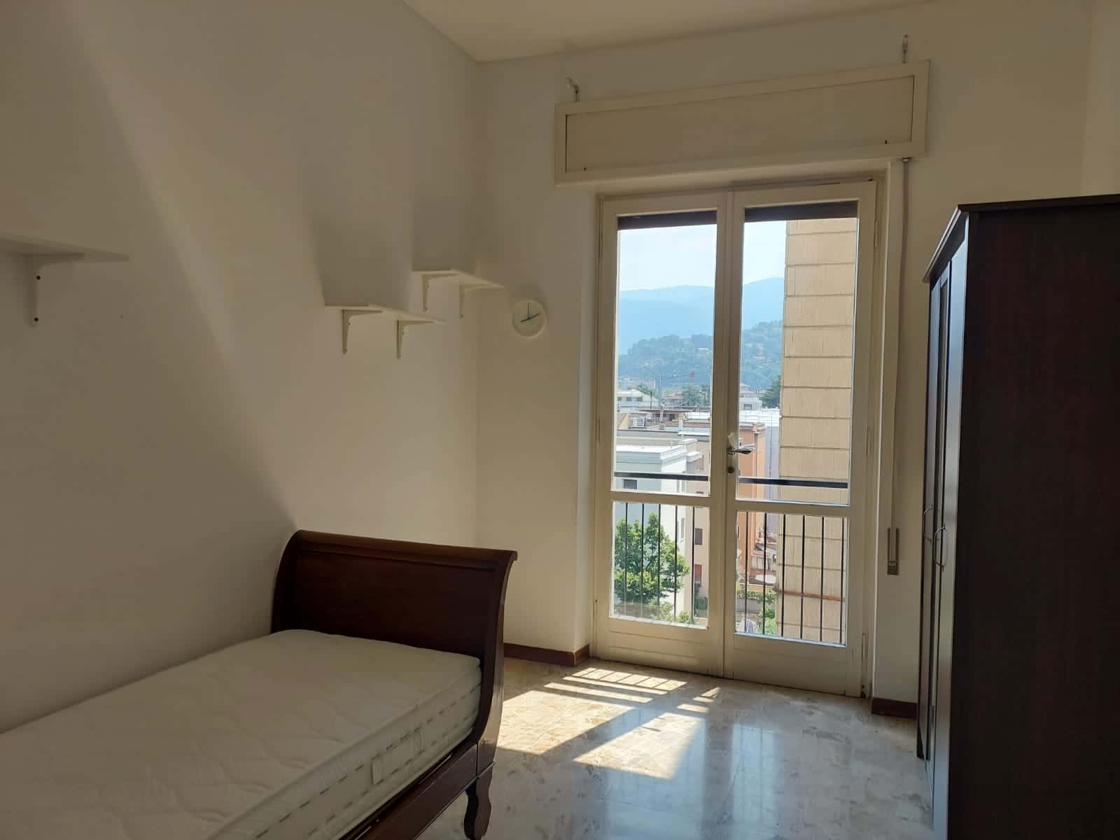 Stanza in Via Vittorio Veneto, Brescia di 96 m² con 3 camere