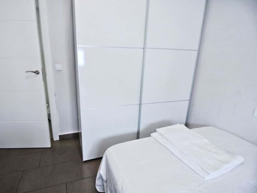 Habitación en piso de 4 habitaciones en Algirós
