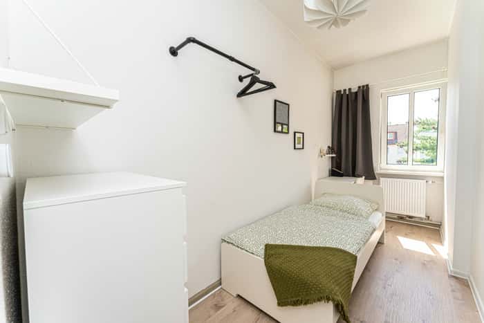 Listing photo thumbnail
