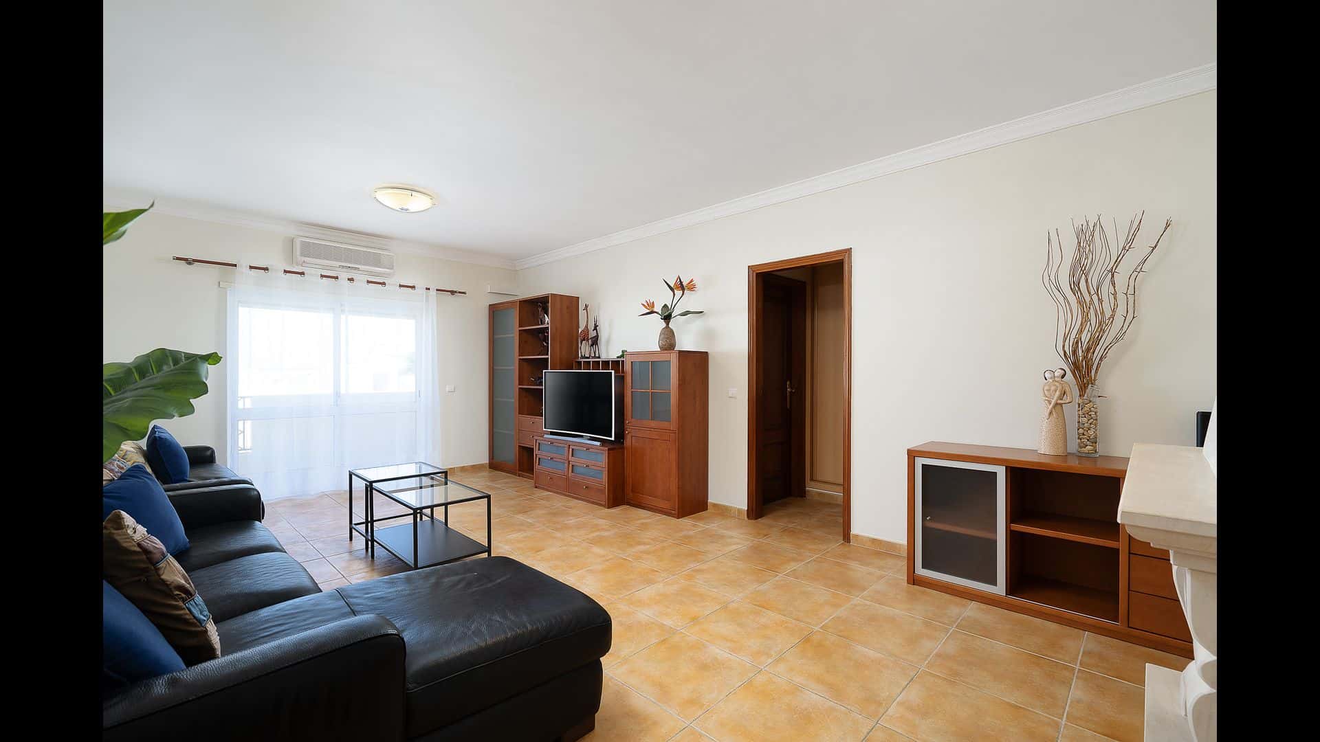 Comfy 4BDR Apartment in Portimão