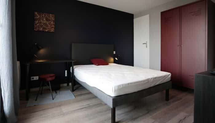 Listing photo thumbnail