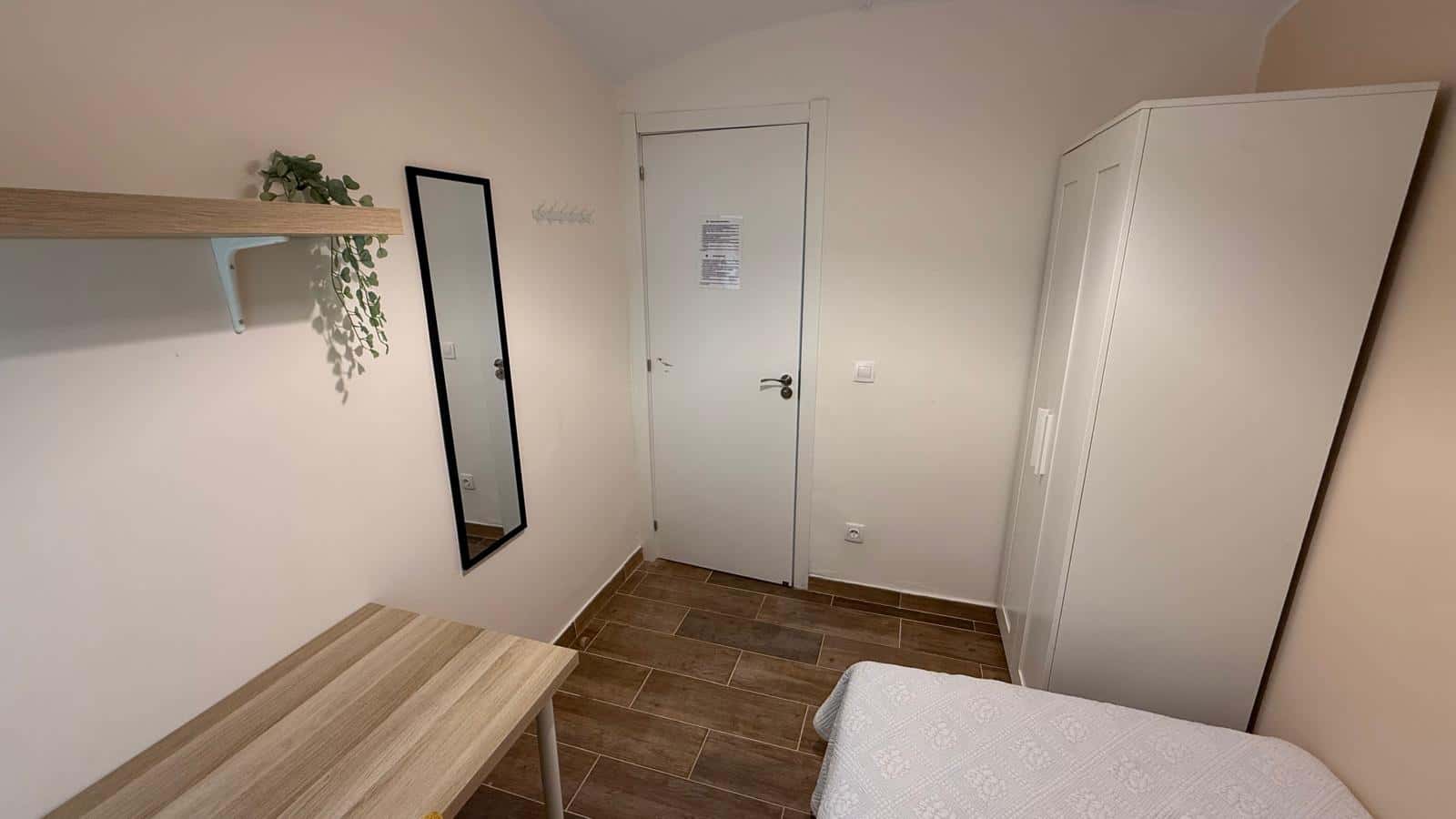 Habitación en Calle de Jacinto Benavente, Valladolid para 60 m² con 4 dormitorios