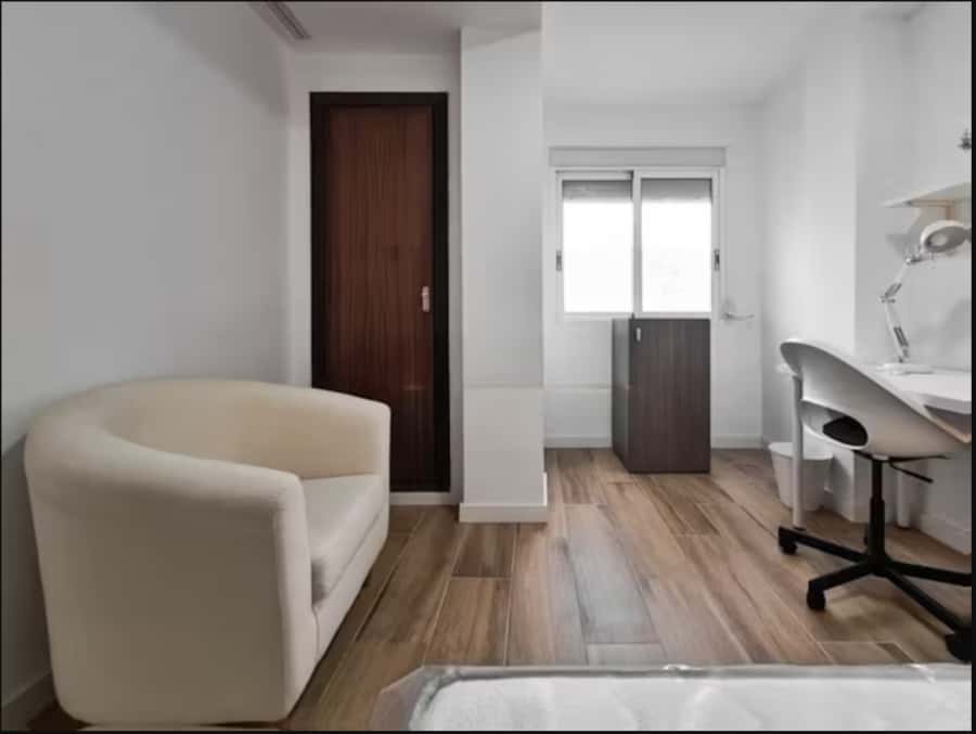 Habitación en piso de 4 habitaciones en Campanar
