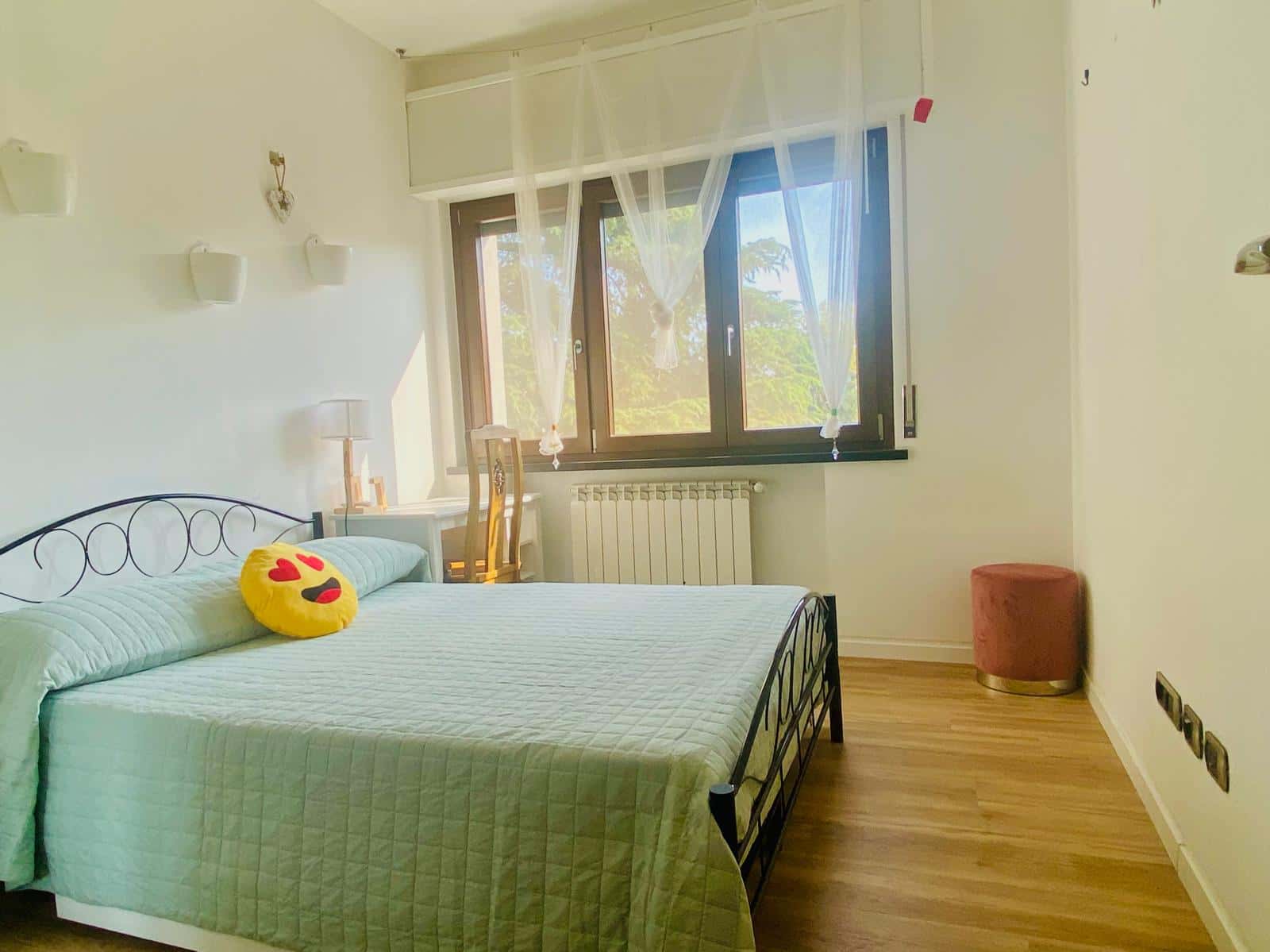 Stanza in Via Sesto Calende, Milano di 150 m² con 4 camere