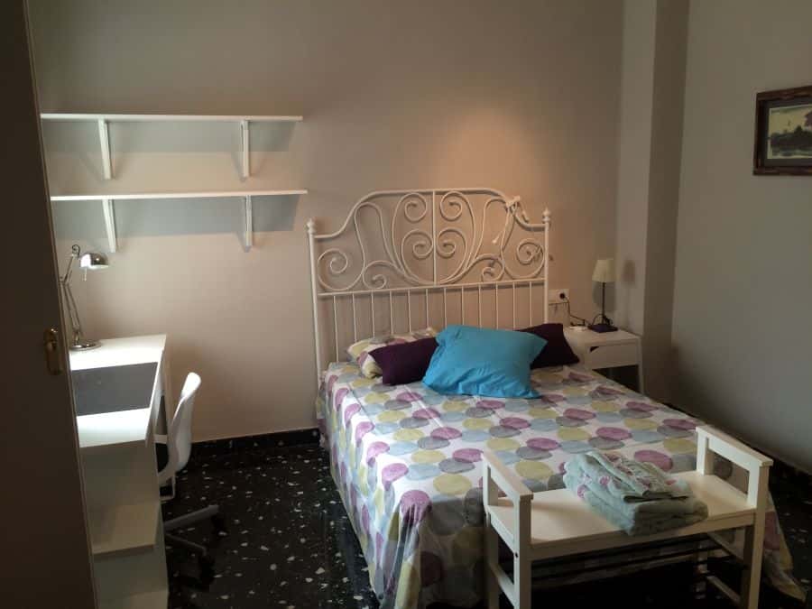 Habitación en piso de 5 habitaciones en Extramurs