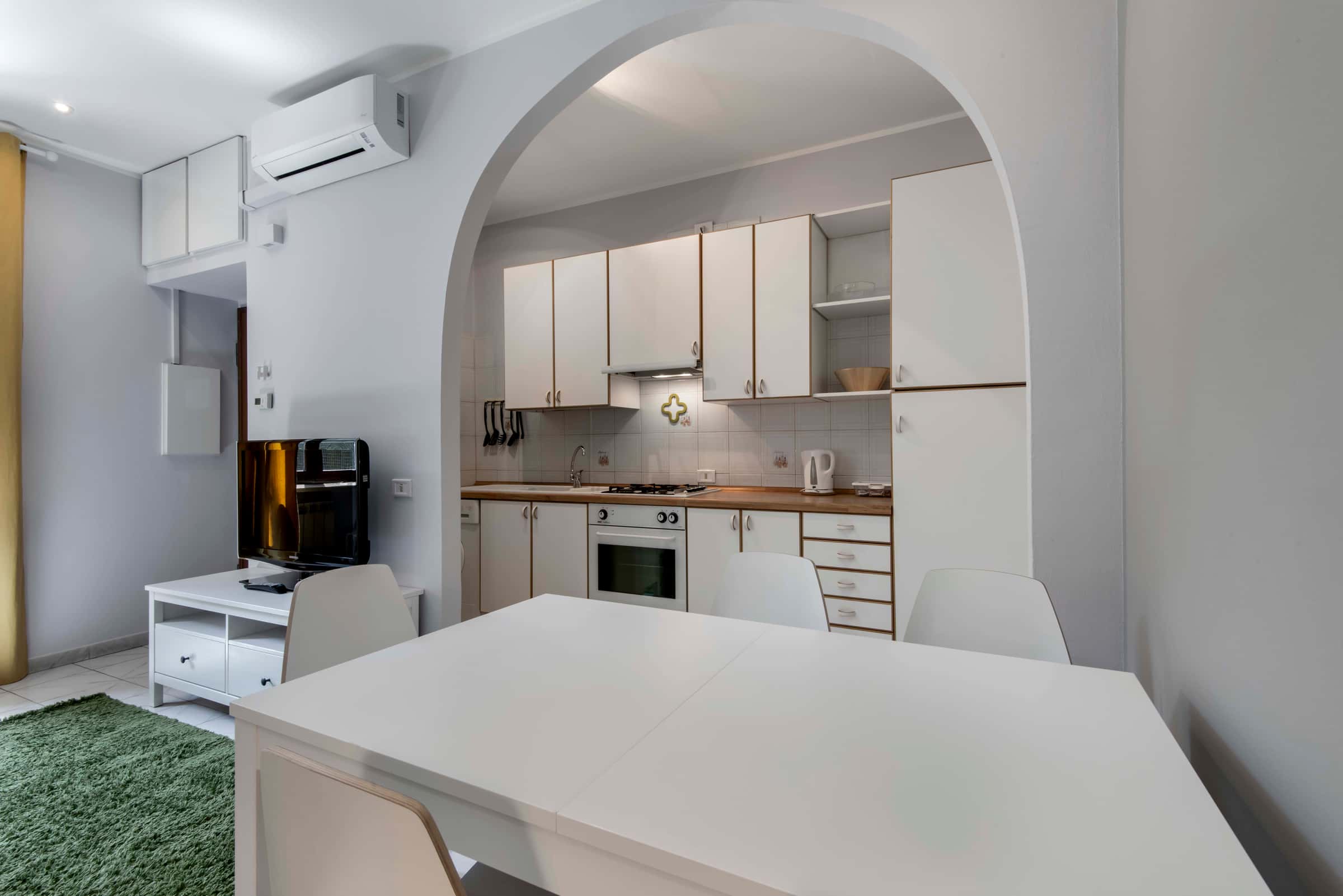 Apartment Milan, 1 bed — photo 2