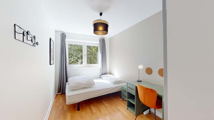 Listing photo thumbnail