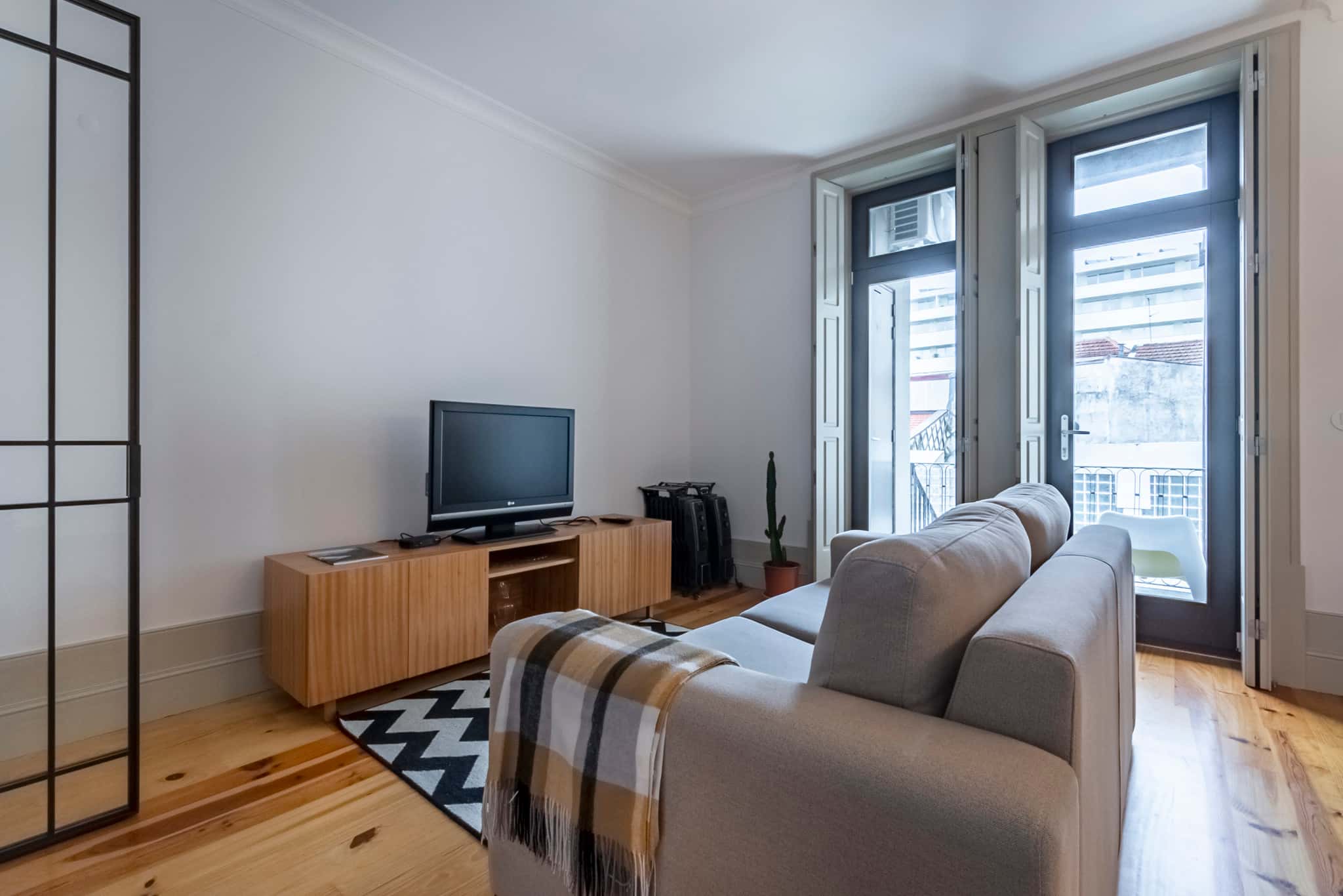 Nice 2-bedroom apartment with terrace and parking, in Lapa