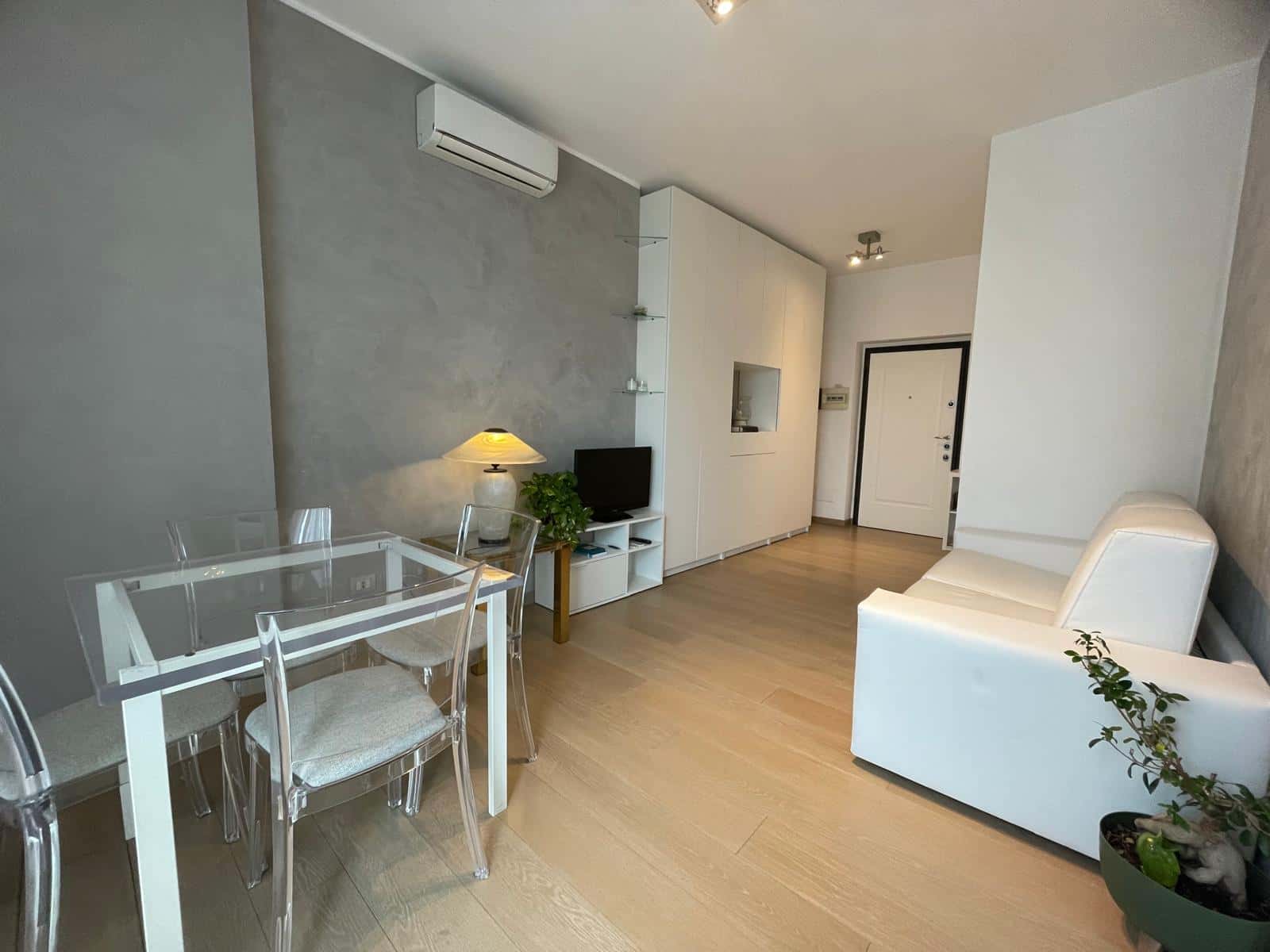 Appartamento in Via Pietro Giannone, Milano zona Arco della Pace