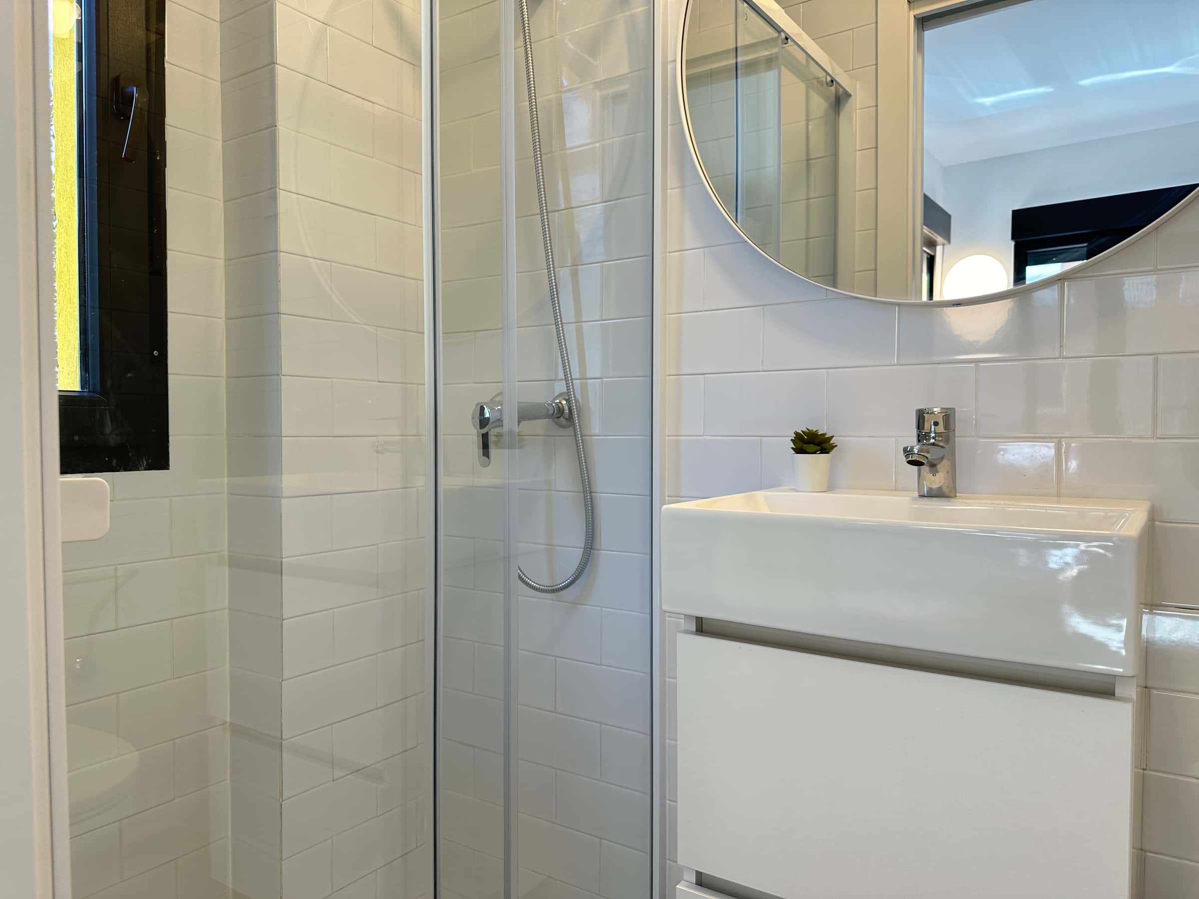 Calle de Albasanz, 37 (ONLY STUDENTS)