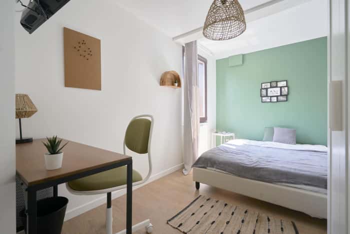 Listing photo thumbnail