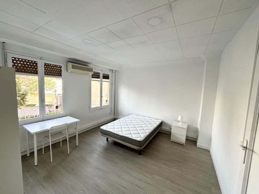 Habitación en piso en calle juan domine, Valencia