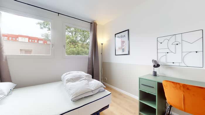 Listing photo thumbnail