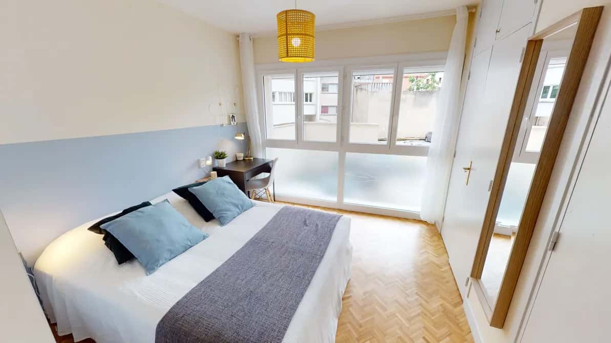 Room in Boulevard d'Arcole, Toulouse for 70 m² with 3 bedrooms