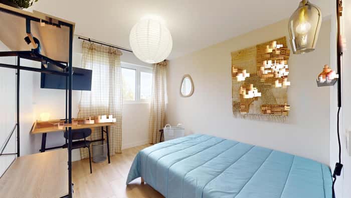 Listing photo thumbnail