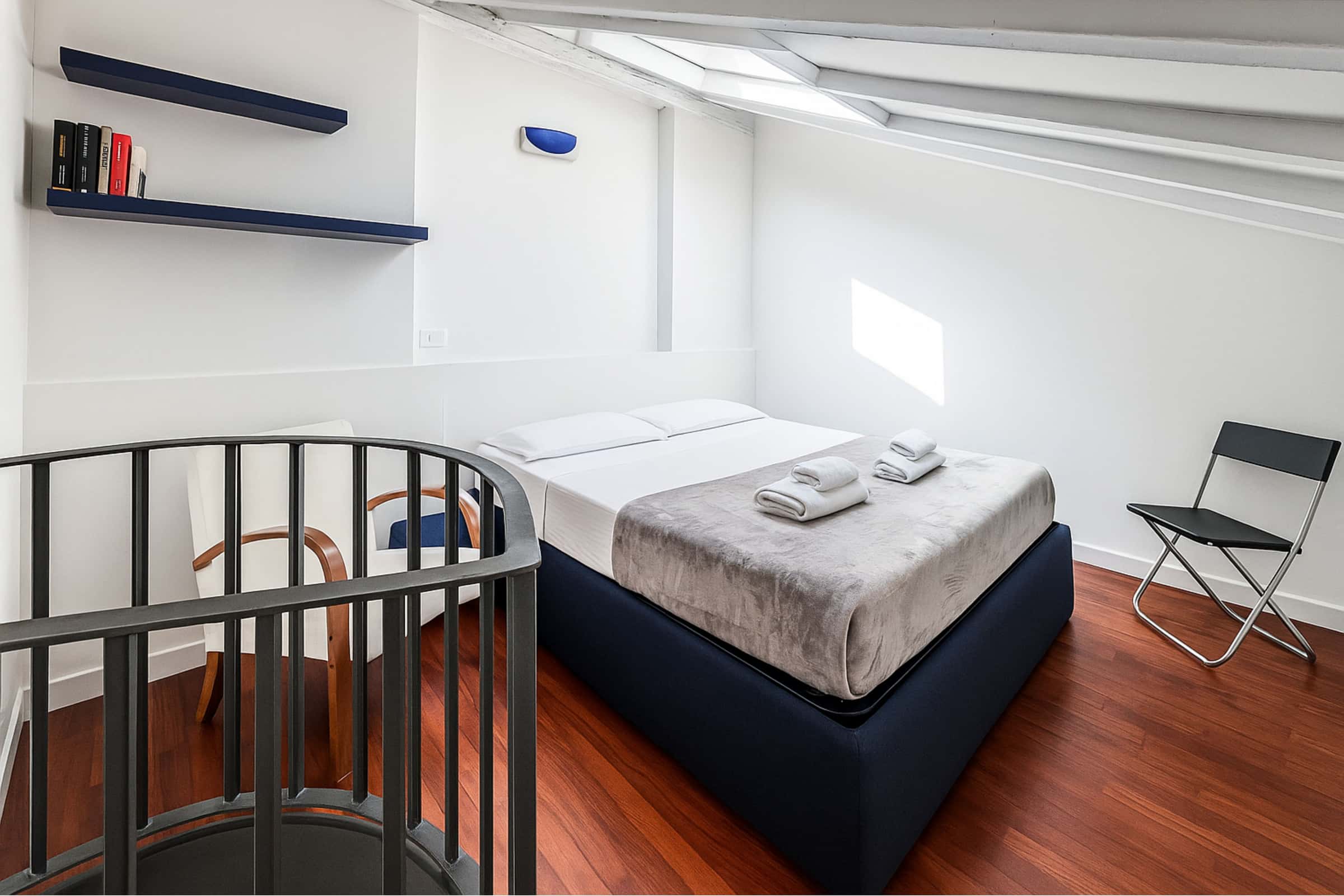 Quiet two-room apartment in Porta Romana