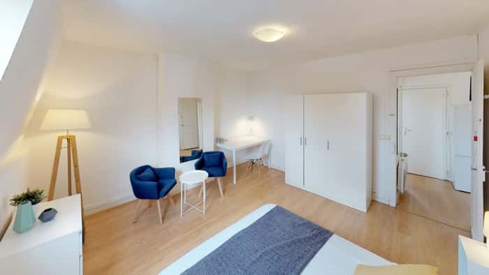 Listing photo thumbnail