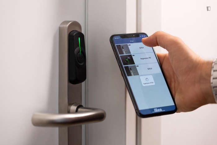 Listing photo thumbnail