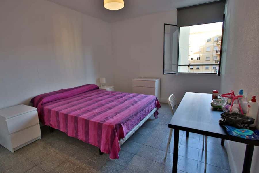Habitación en piso de 4 habitaciones en La Petxina