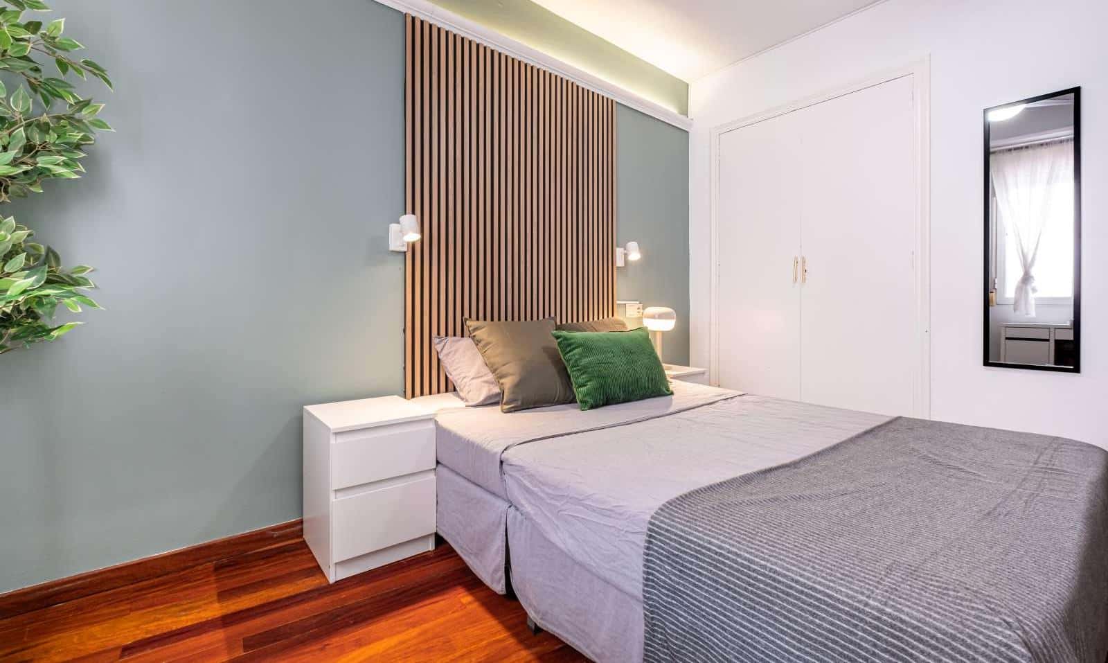 Double bed in Rooms for rent in Alicante