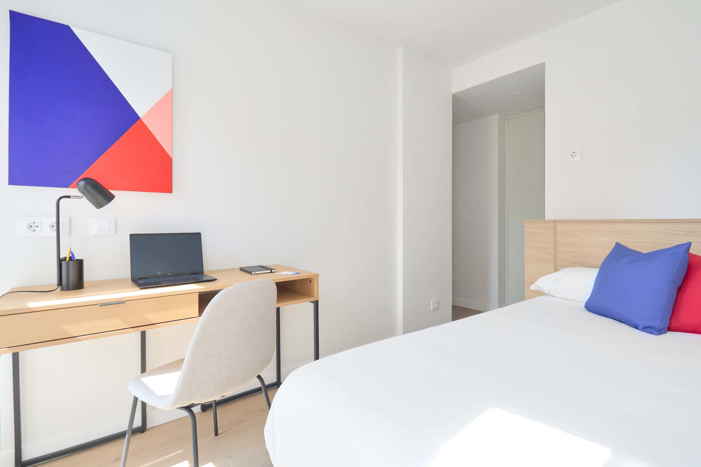 Double room with balcony  with private bathroom for two