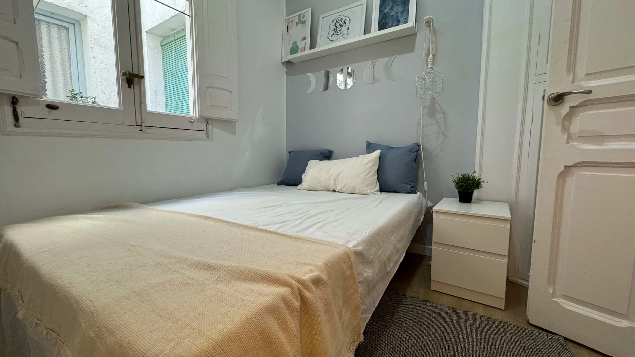 Stanza in Calle de Vallehermoso, Madrid di 100 m² con 5 camere