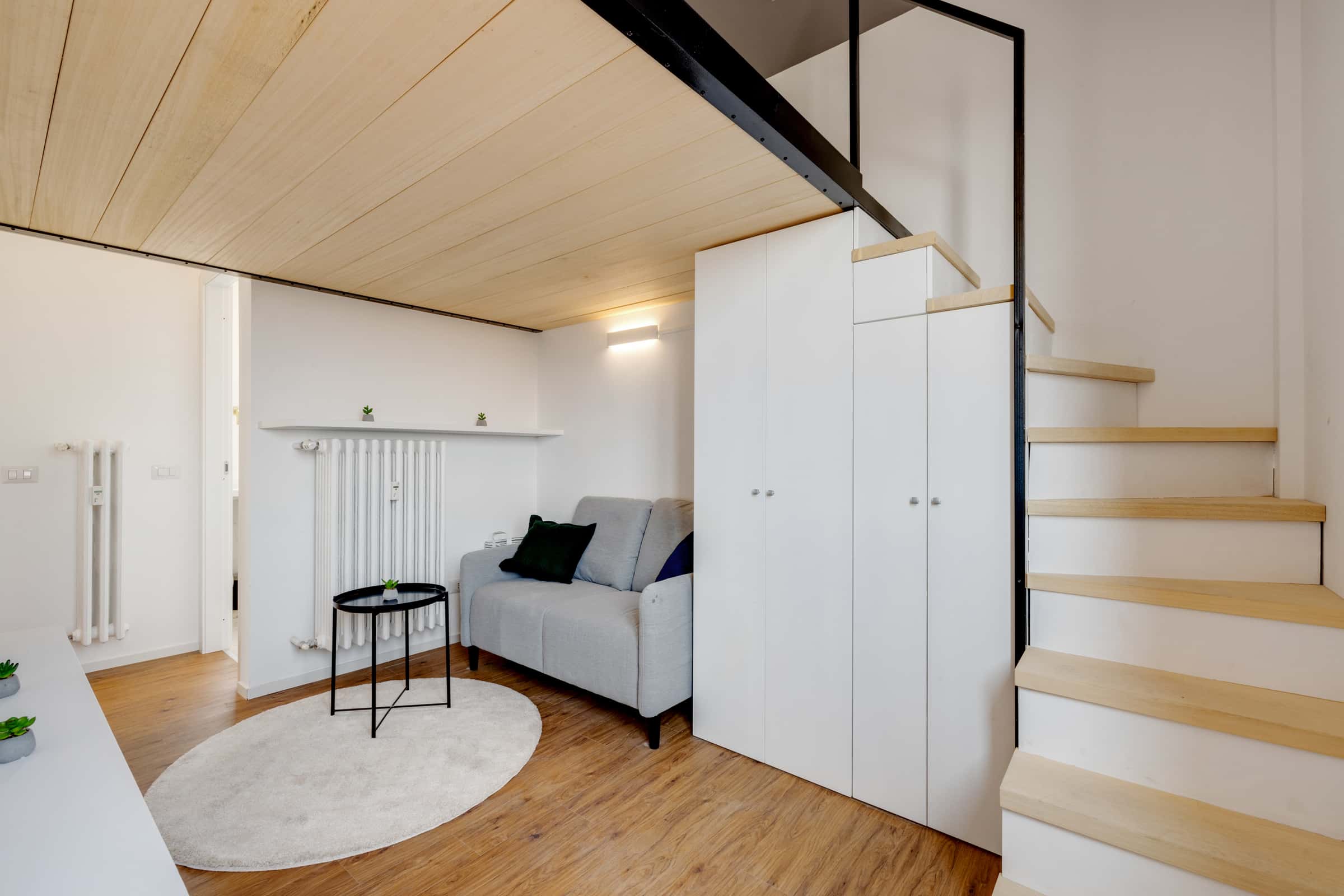 Cozy Penthouse with Stunning View & Balcony 4