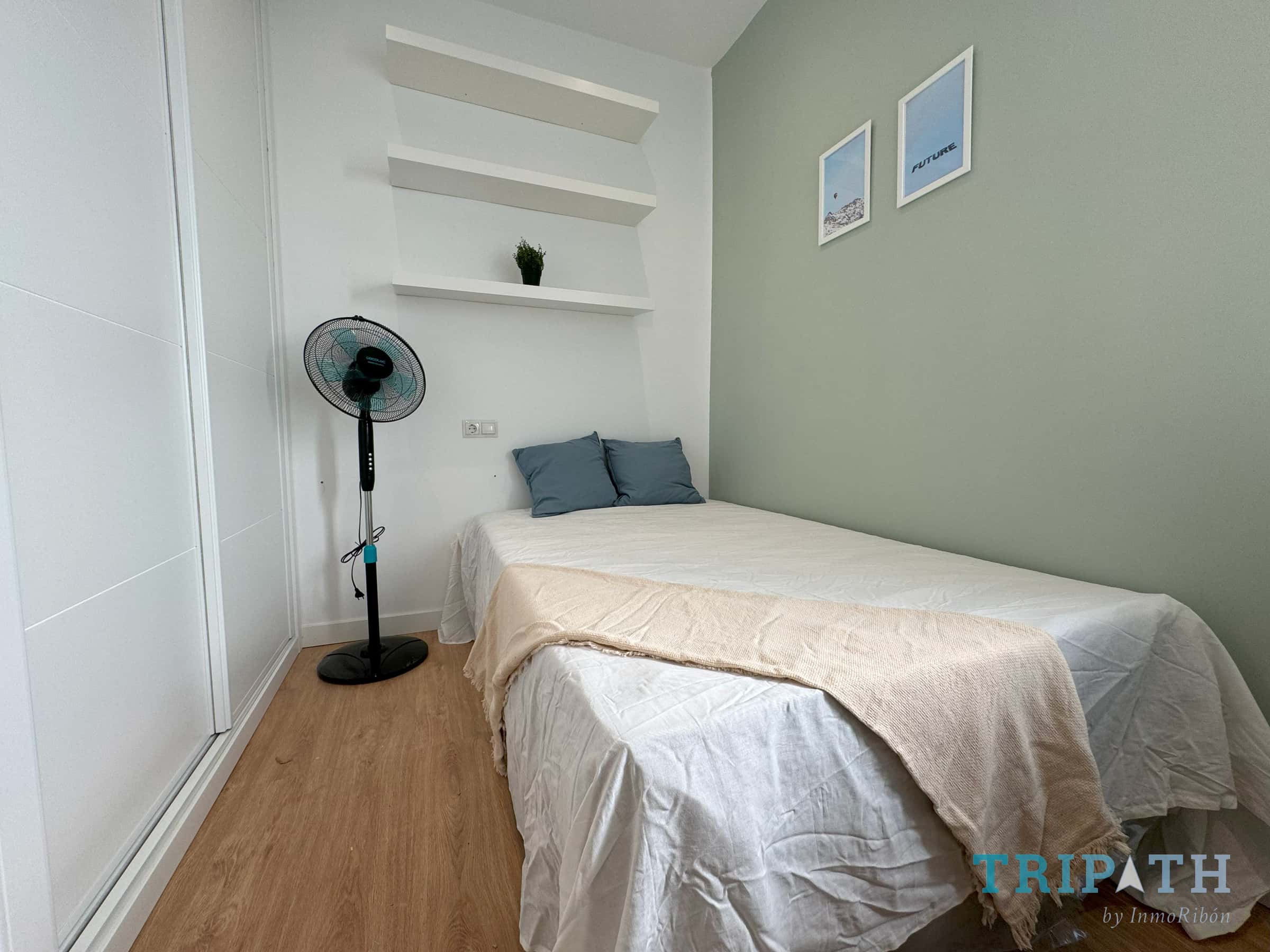 Chambre dans Calle Manuel Aleixandre, Madrid pour 80 m² avec 4 chambres