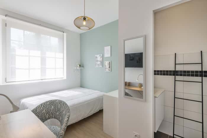 Listing photo thumbnail