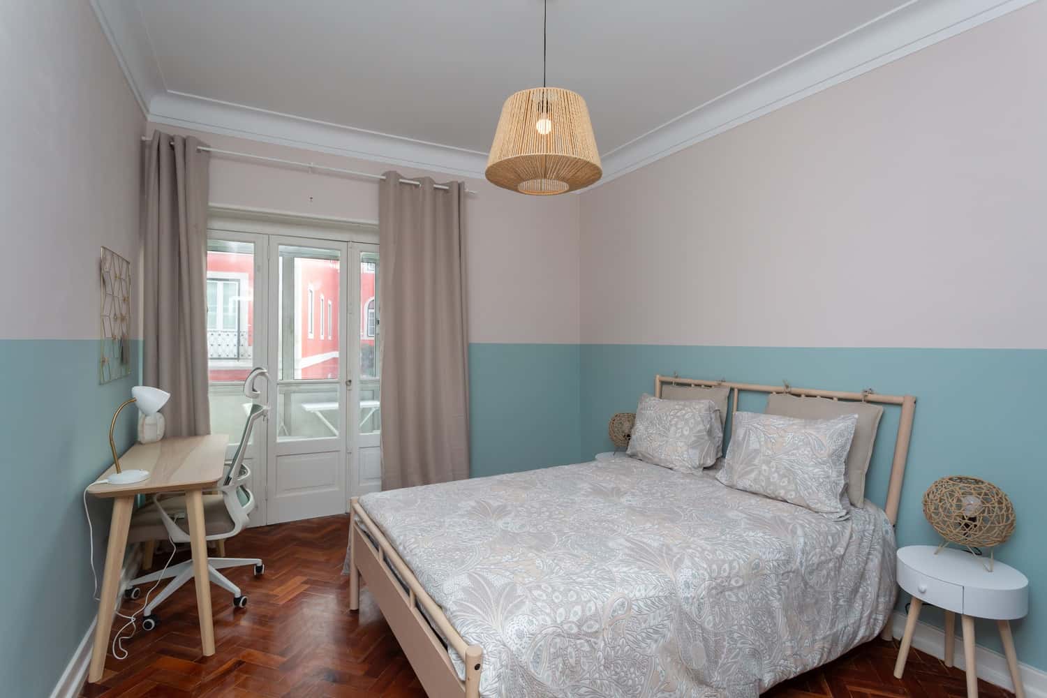 Room 4 - 40. Primeiro de Maio 146 2D