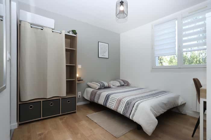 Listing photo thumbnail