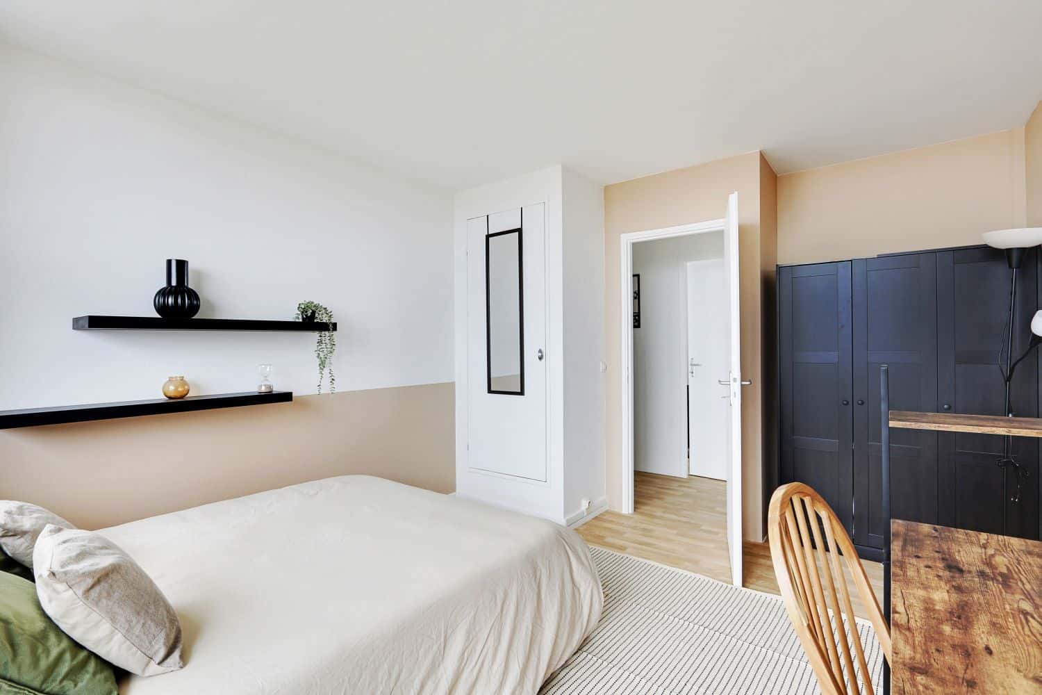 Move into this bright 13 m² coliving room near Paris