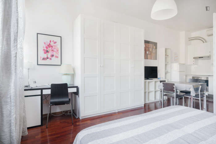 Listing photo thumbnail