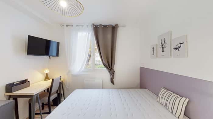 Listing photo thumbnail