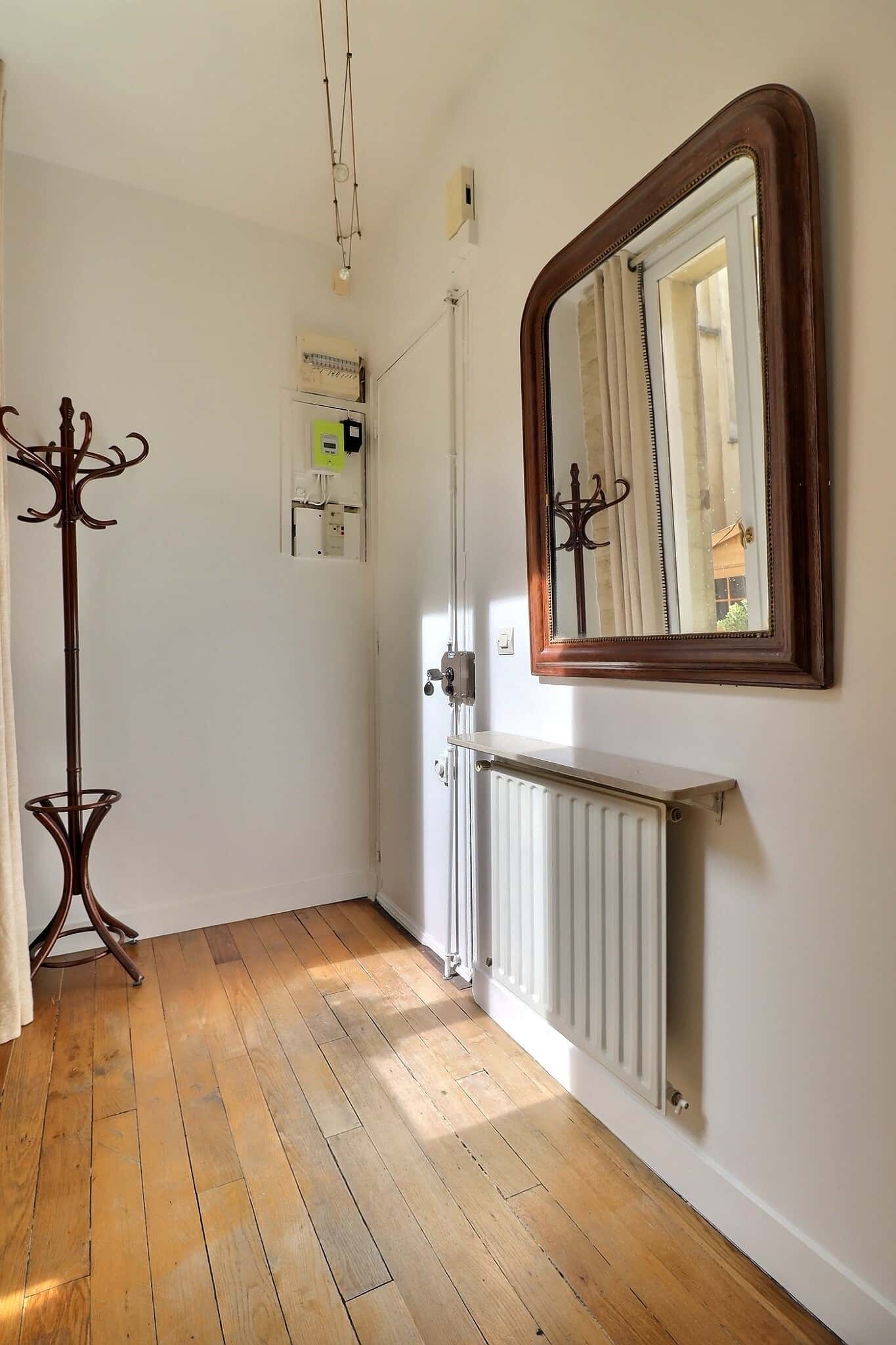 Location Appartement meublé 1 chambre - 45m² - Montmartre / Place des Abbesses - Paris