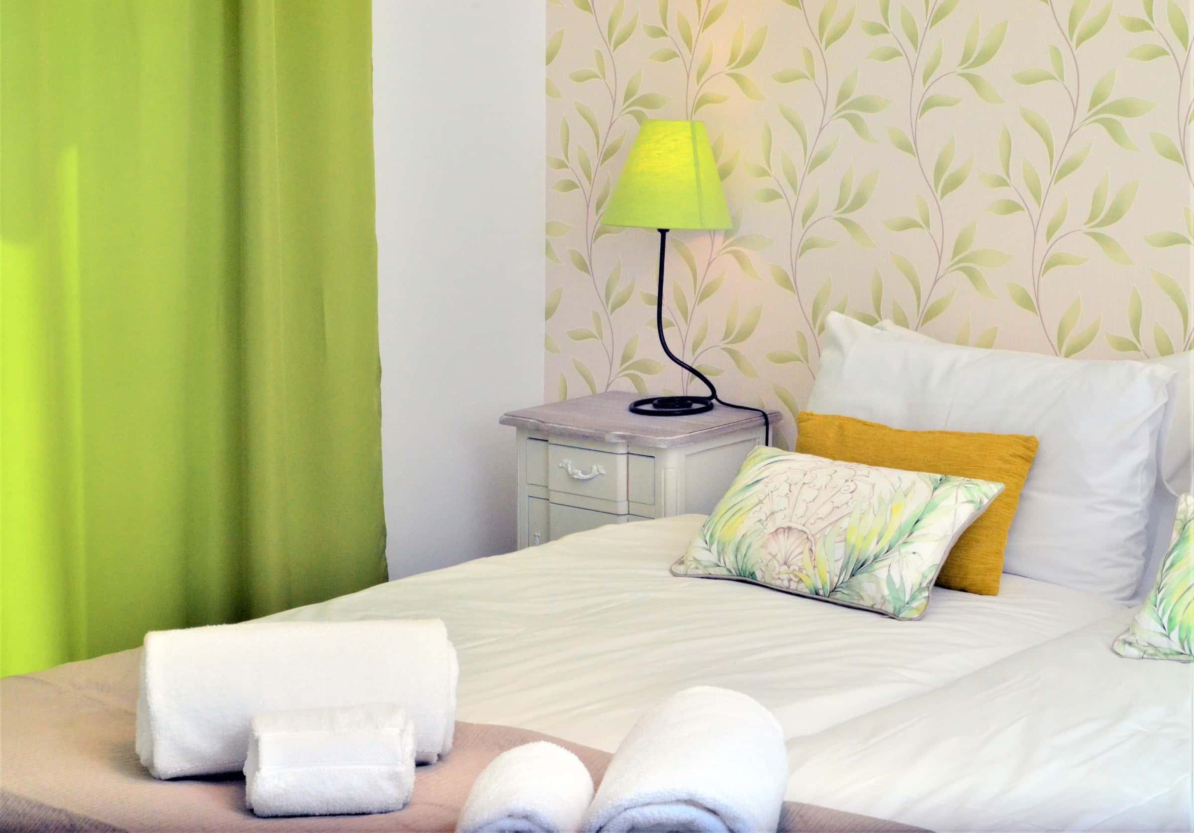 Comfortable bedroom with private bathroom near Avenida Liberdade