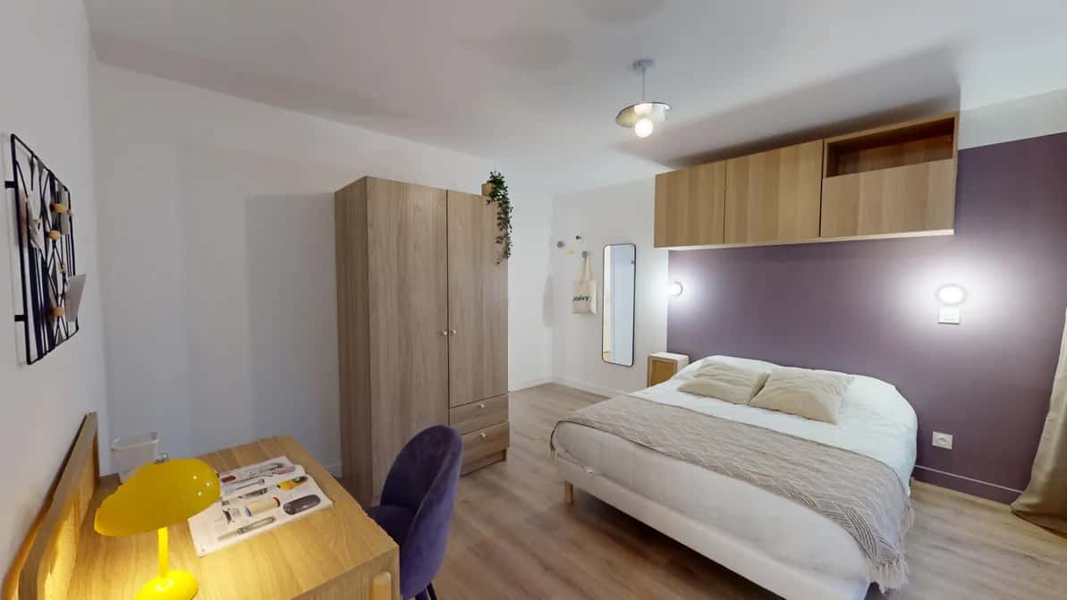 Stanza in Rue du Buisson Saint-Louis, Paris di 130 m² con 7 camere