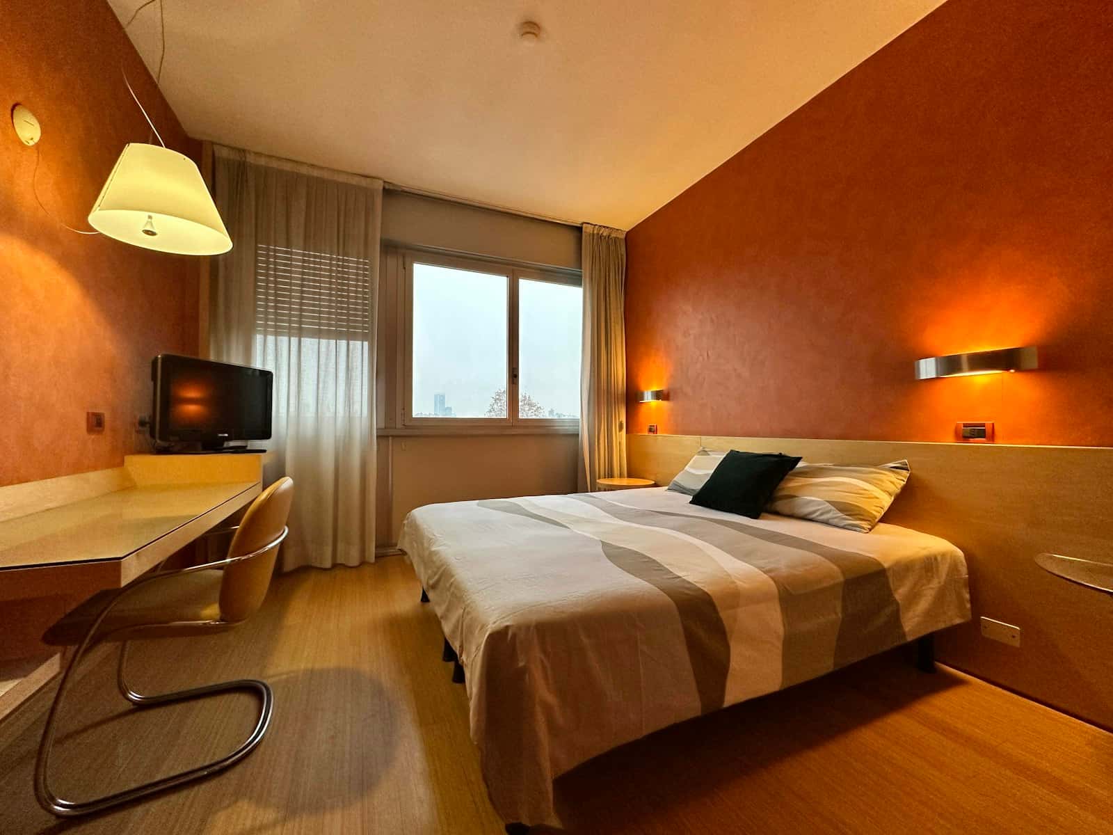 Zimmer in Lungo Dora Napoli, Torino für 1100 m² mit 10 Schlafzimmer