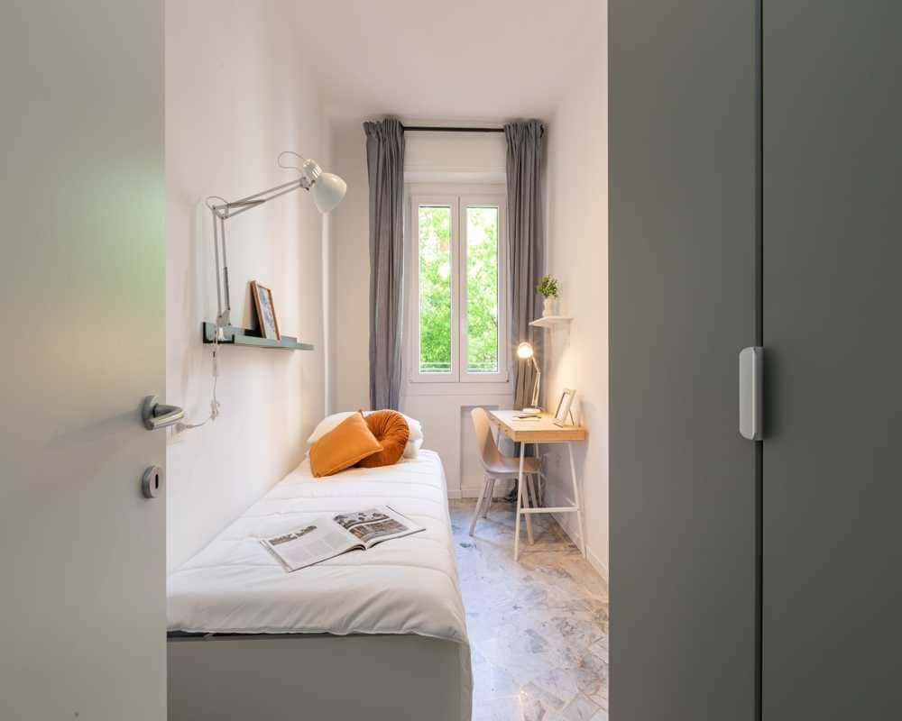 Stanza in Via Salvatore Barzilai