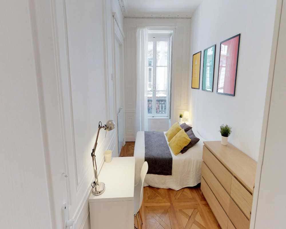 Chambre dans le rue Jarente