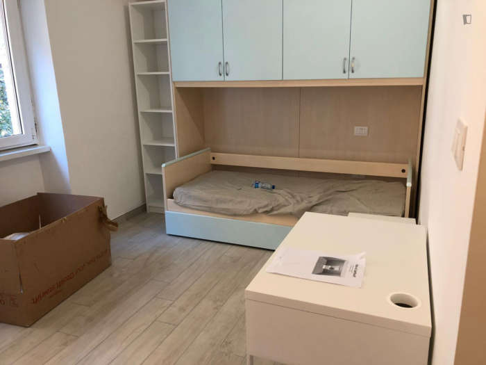 Listing photo thumbnail