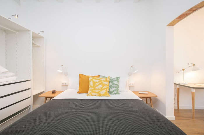 Listing photo thumbnail