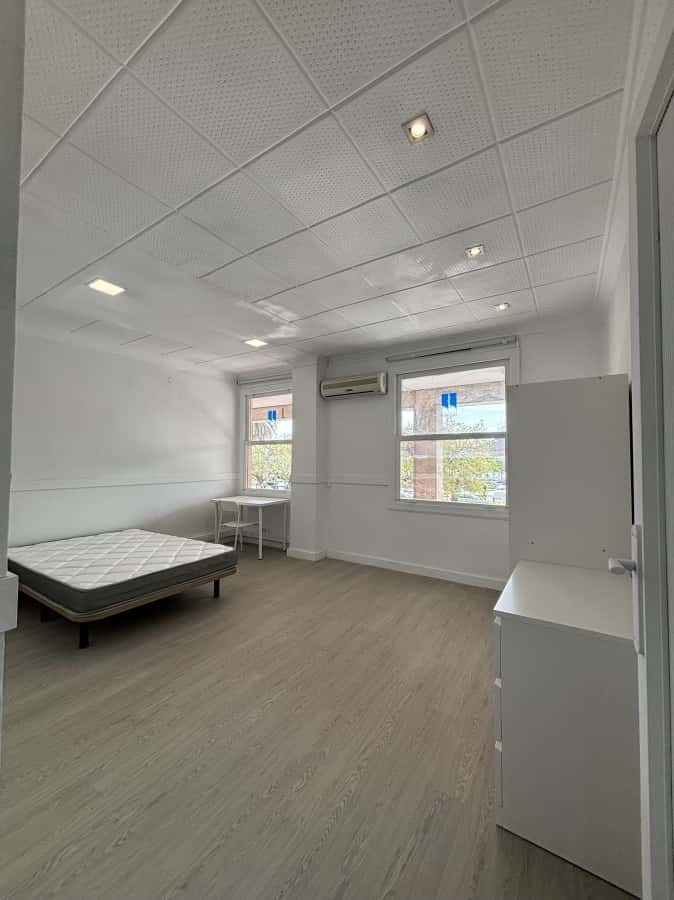 Habitación en piso cerca de Algiros
