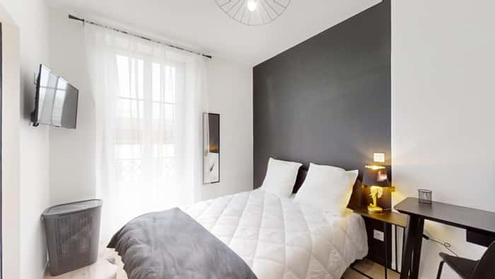 Listing photo thumbnail