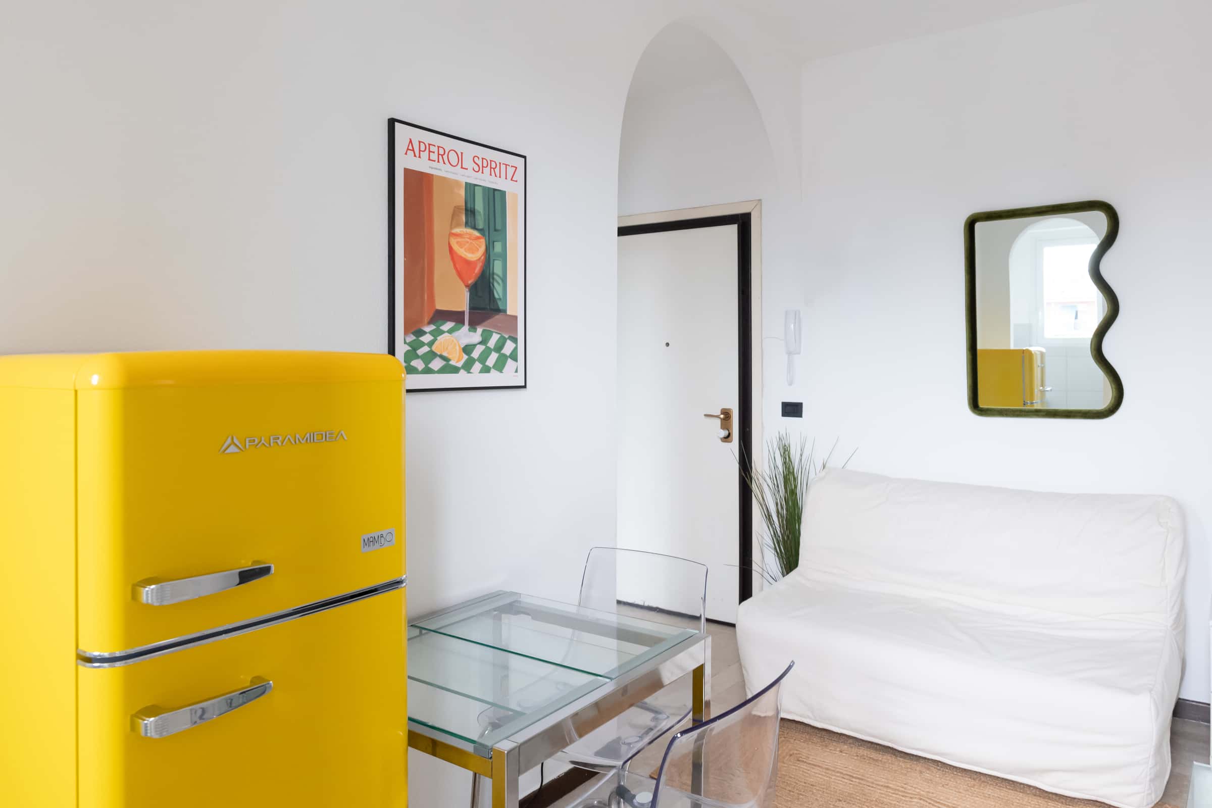 Vivace Bilocale con vista sul Naviglio