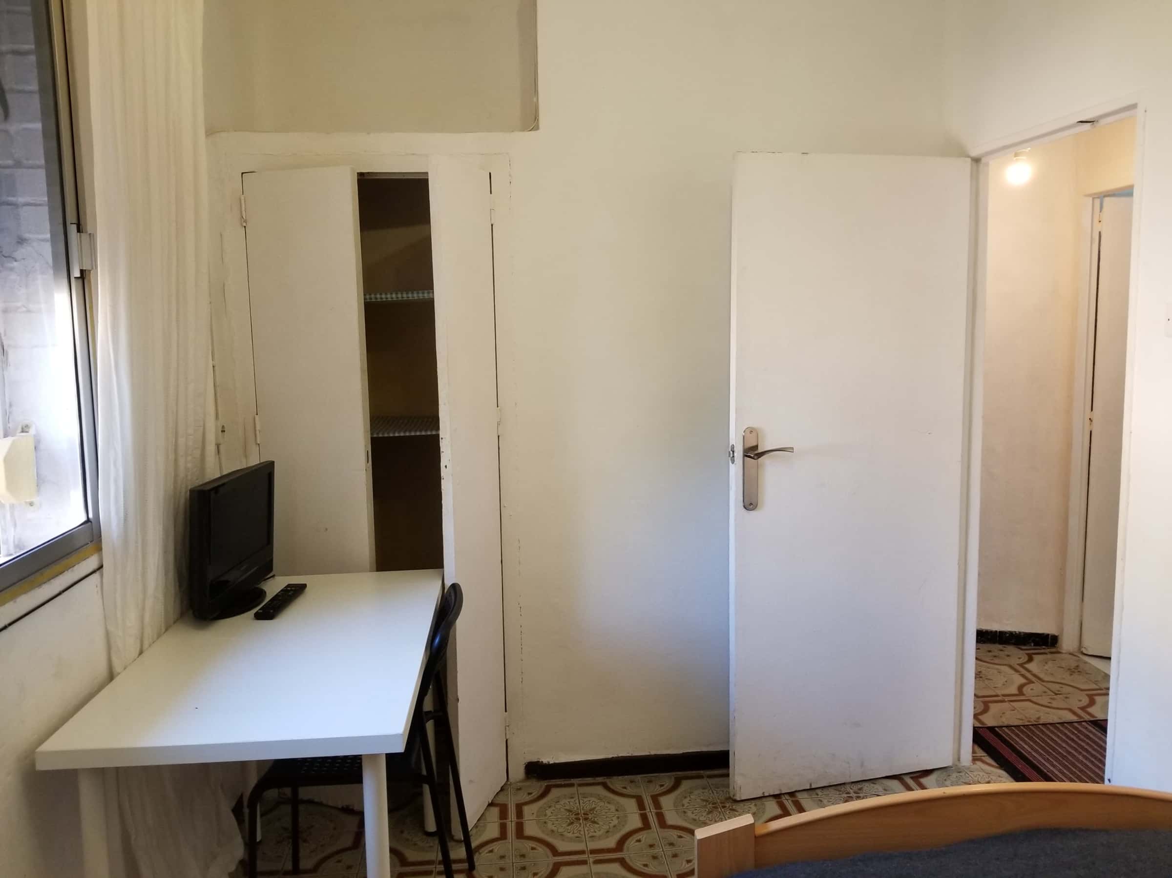 Chambre dans Calle Navío Argos, Sevilla pour 53 m² avec 3 chambres