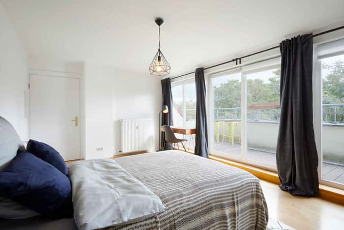 Listing photo thumbnail