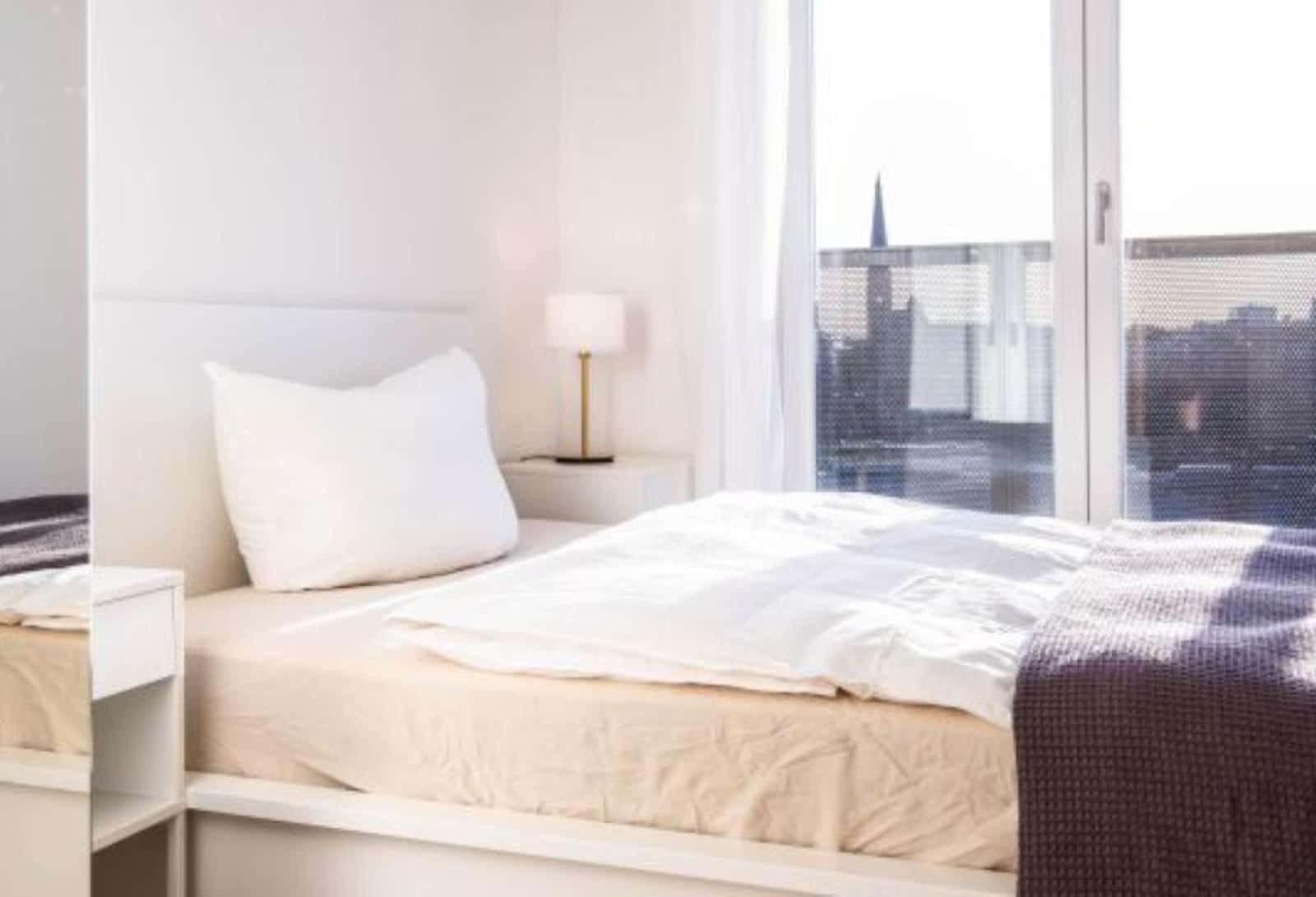 1-bedroom apartment for rent in Berlin, bills included.